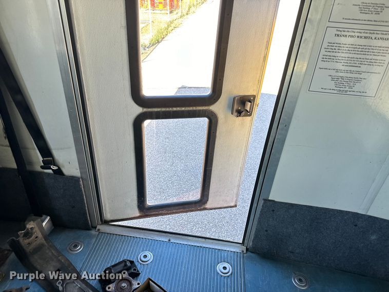 image for item DK7424 2016 Eldorado Aerotech Ford 220 shuttle bus