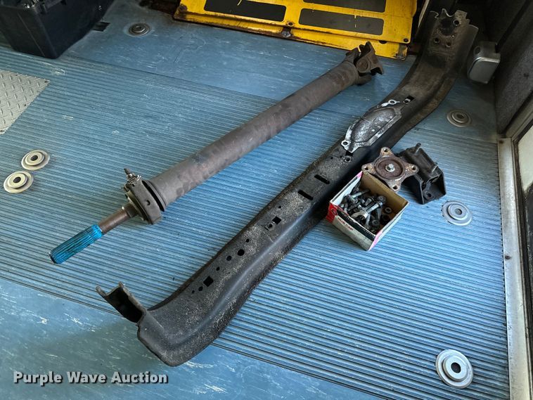 image for item DK7424 2016 Eldorado Aerotech Ford 220 shuttle bus