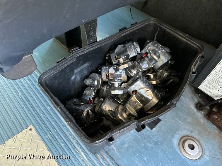 image for item DK7424 2016 Eldorado Aerotech Ford 220 shuttle bus