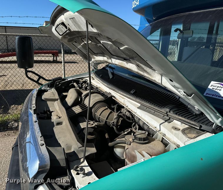 image for item DK7424 2016 Eldorado Aerotech Ford 220 shuttle bus