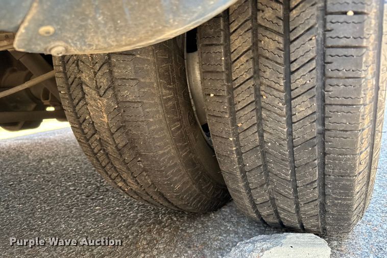 image for item DK7424 2016 Eldorado Aerotech Ford 220 shuttle bus