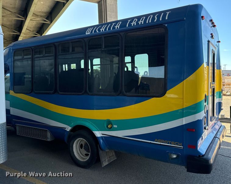 image for item DK7425 2016 Eldorado Aerotech Ford 220 shuttle bus