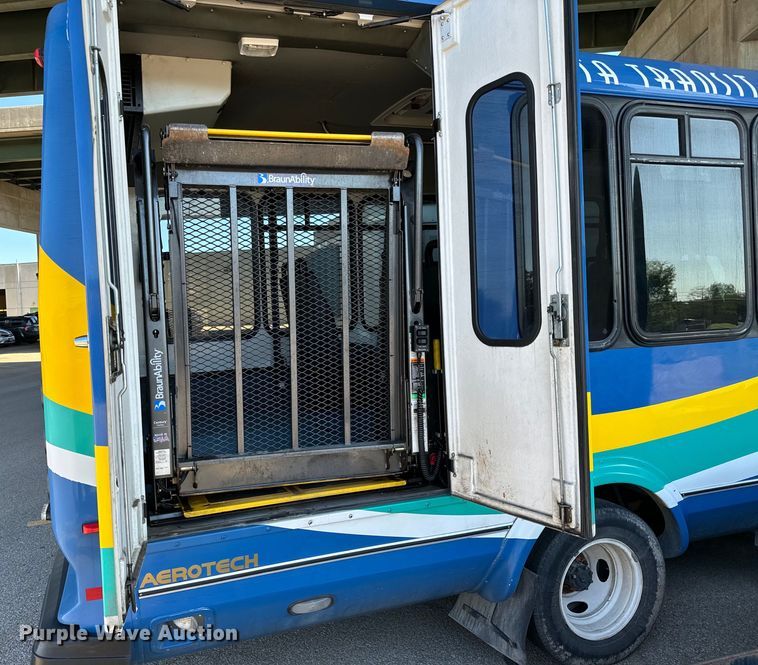 image for item DK7425 2016 Eldorado Aerotech Ford 220 shuttle bus