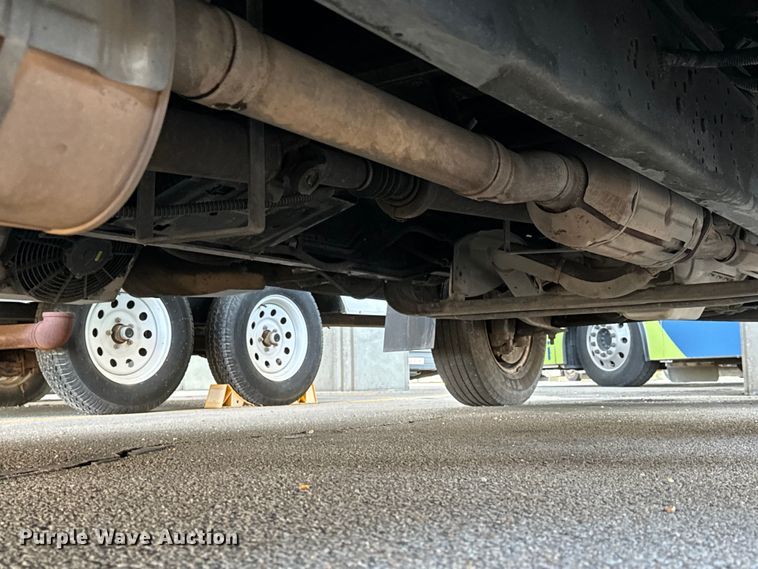 image for item DK7425 2016 Eldorado Aerotech Ford 220 shuttle bus