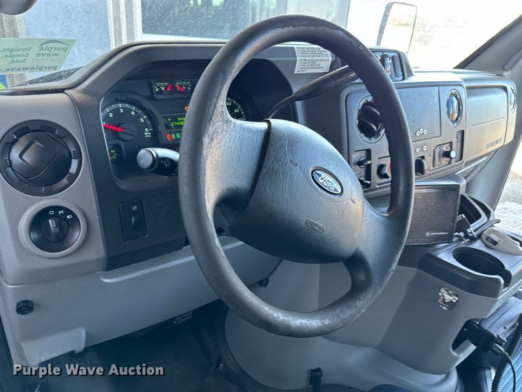 image for item DK7425 2016 Eldorado Aerotech Ford 220 shuttle bus