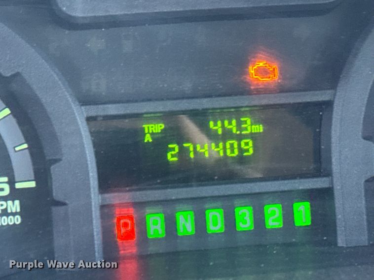 image for item DK7425 2016 Eldorado Aerotech Ford 220 shuttle bus