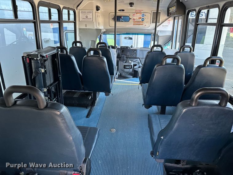 image for item DK7425 2016 Eldorado Aerotech Ford 220 shuttle bus