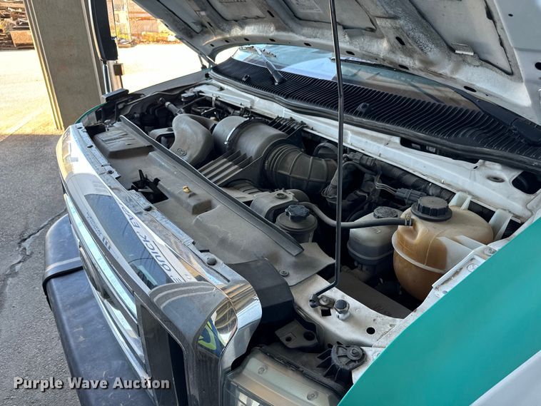 image for item DK7425 2016 Eldorado Aerotech Ford 220 shuttle bus