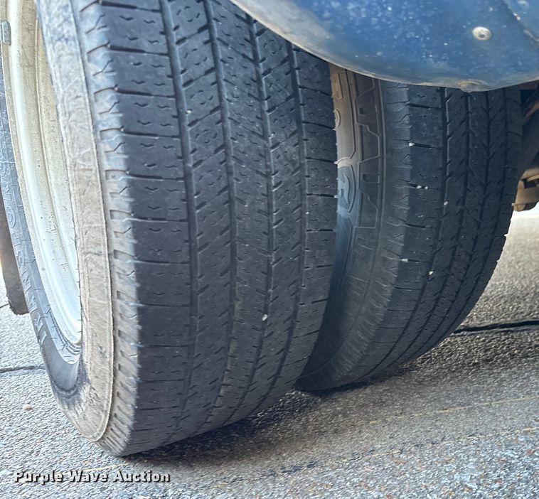 image for item DK7425 2016 Eldorado Aerotech Ford 220 shuttle bus