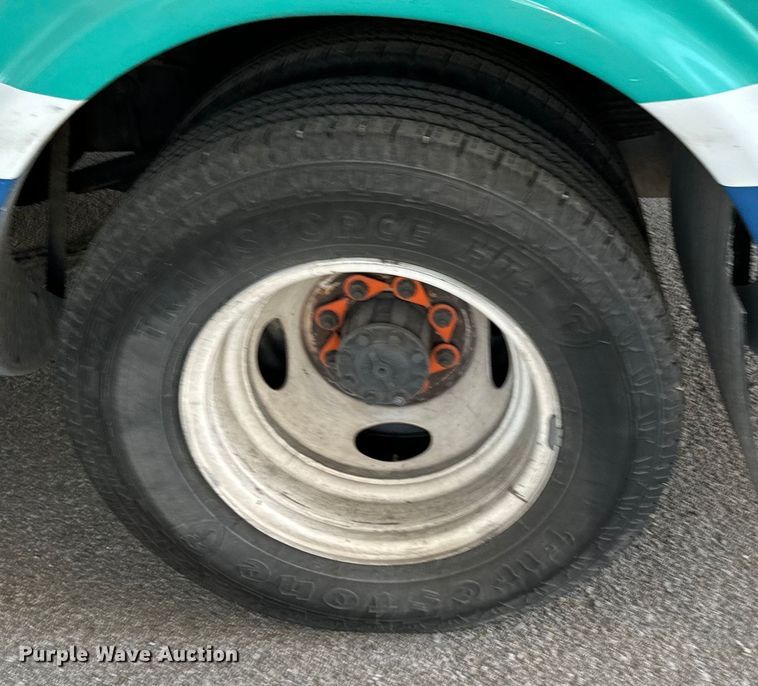 image for item DK7425 2016 Eldorado Aerotech Ford 220 shuttle bus