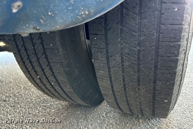 image for item DK7425 2016 Eldorado Aerotech Ford 220 shuttle bus