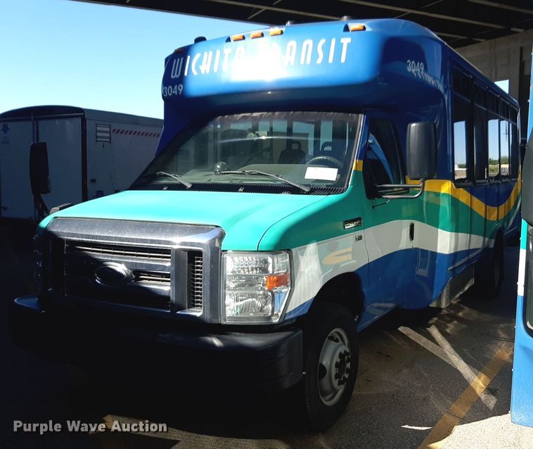 image for item DK7426 2016 Eldorado Aerotech Ford 220 shuttle bus