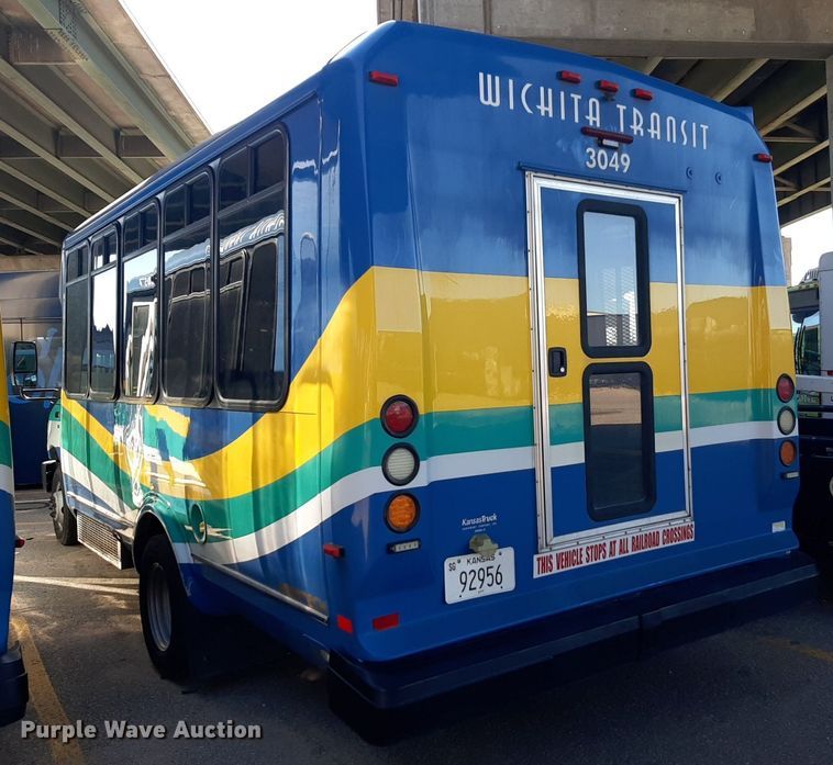 image for item DK7426 2016 Eldorado Aerotech Ford 220 shuttle bus