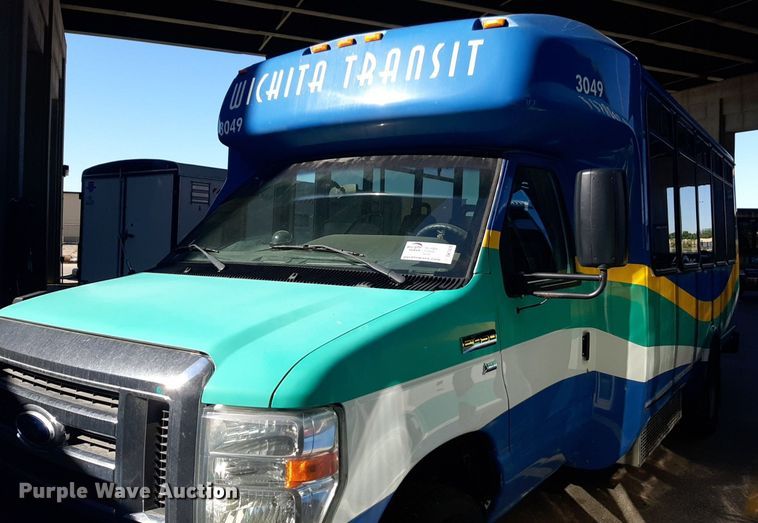 image for item DK7426 2016 Eldorado Aerotech Ford 220 shuttle bus