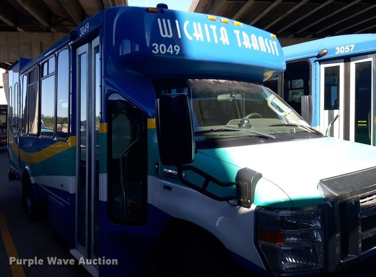 image for item DK7426 2016 Eldorado Aerotech Ford 220 shuttle bus