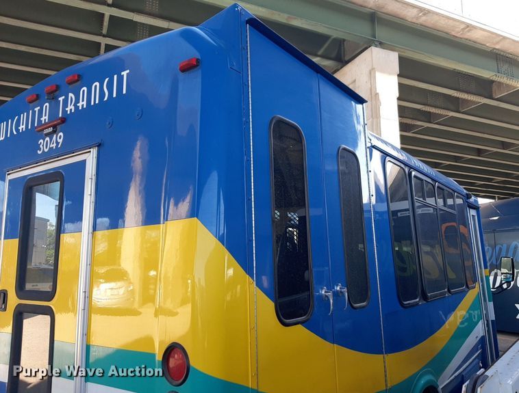 image for item DK7426 2016 Eldorado Aerotech Ford 220 shuttle bus