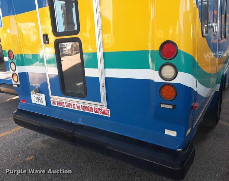 image for item DK7426 2016 Eldorado Aerotech Ford 220 shuttle bus