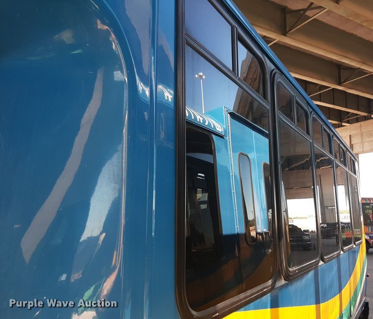 image for item DK7426 2016 Eldorado Aerotech Ford 220 shuttle bus