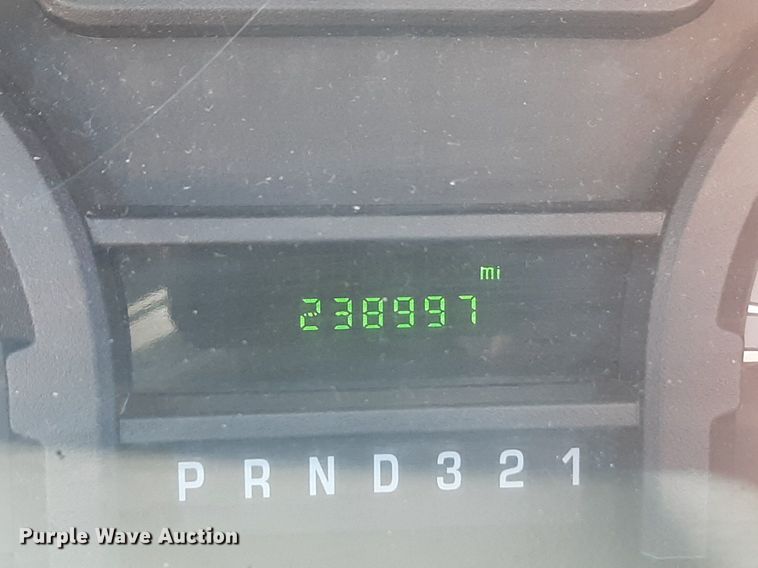 image for item DK7426 2016 Eldorado Aerotech Ford 220 shuttle bus