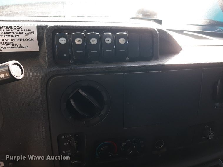 image for item DK7426 2016 Eldorado Aerotech Ford 220 shuttle bus