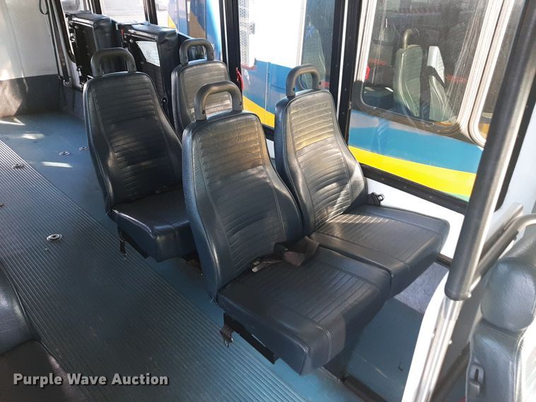 image for item DK7426 2016 Eldorado Aerotech Ford 220 shuttle bus