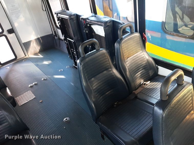 image for item DK7426 2016 Eldorado Aerotech Ford 220 shuttle bus