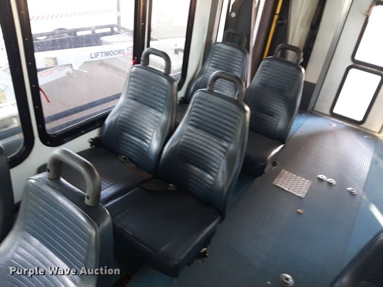 image for item DK7426 2016 Eldorado Aerotech Ford 220 shuttle bus