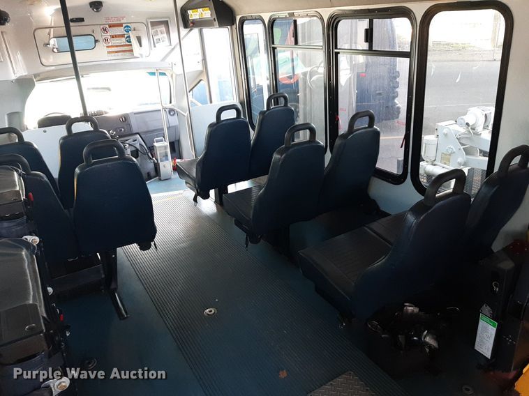 image for item DK7426 2016 Eldorado Aerotech Ford 220 shuttle bus