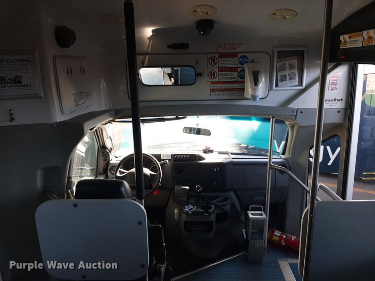 image for item DK7426 2016 Eldorado Aerotech Ford 220 shuttle bus