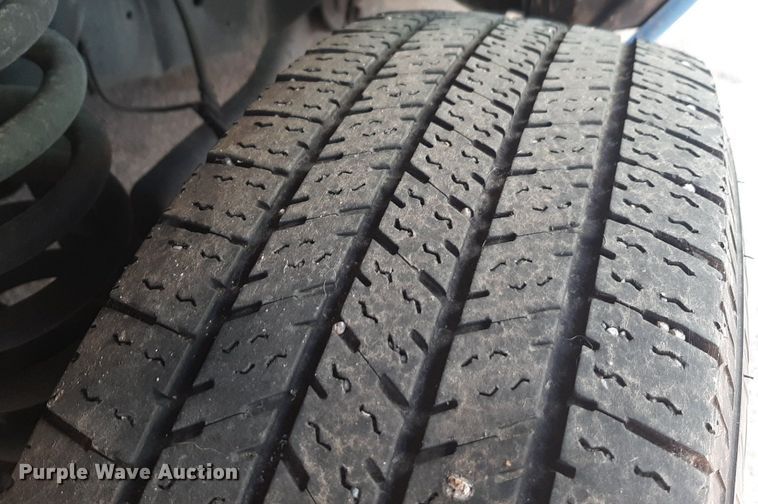 image for item DK7426 2016 Eldorado Aerotech Ford 220 shuttle bus