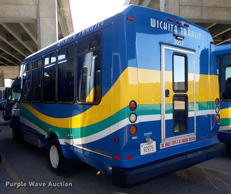 image for item DK7427 2016 Eldorado Aerotech Ford 220 shuttle bus