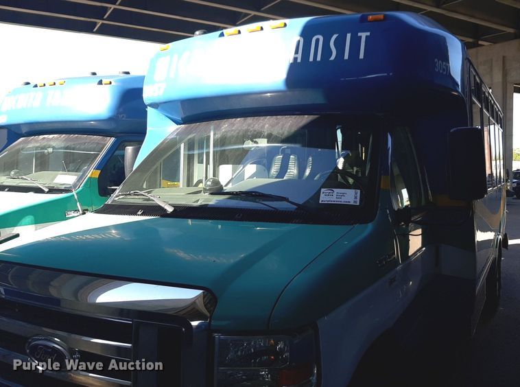 image for item DK7427 2016 Eldorado Aerotech Ford 220 shuttle bus