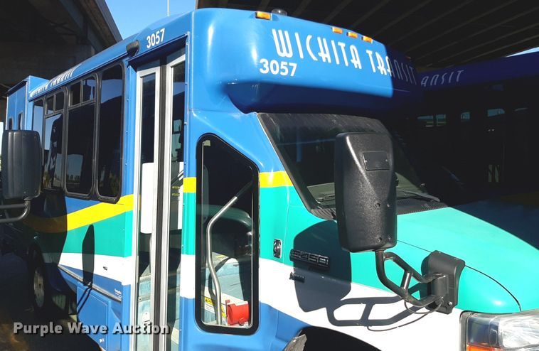 image for item DK7427 2016 Eldorado Aerotech Ford 220 shuttle bus