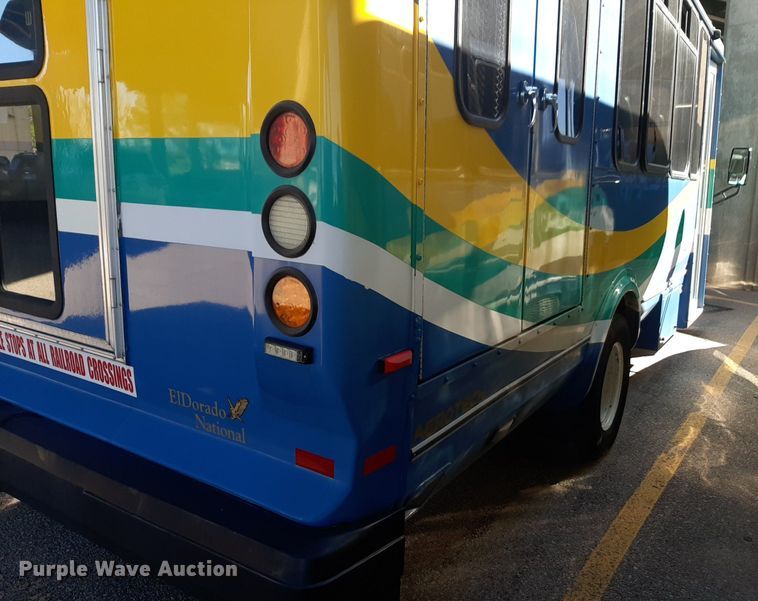 image for item DK7427 2016 Eldorado Aerotech Ford 220 shuttle bus