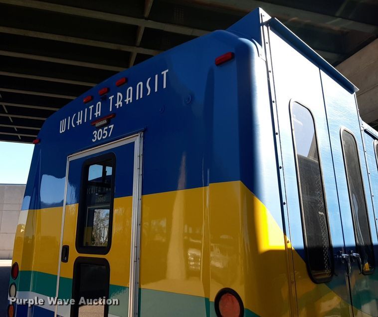 image for item DK7427 2016 Eldorado Aerotech Ford 220 shuttle bus