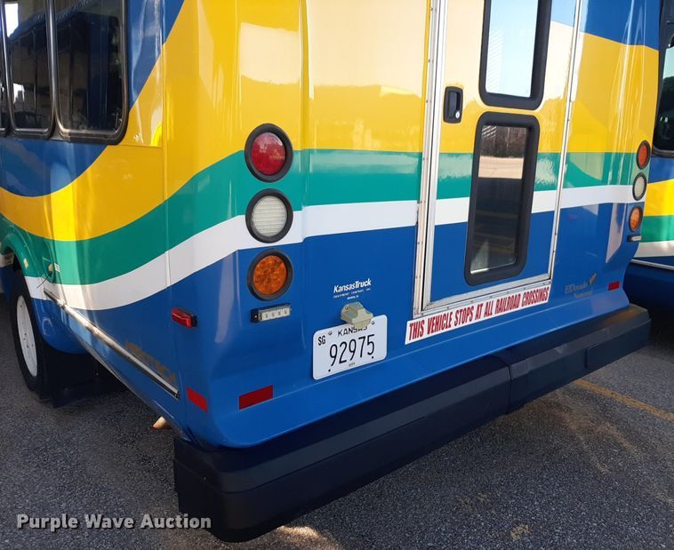 image for item DK7427 2016 Eldorado Aerotech Ford 220 shuttle bus