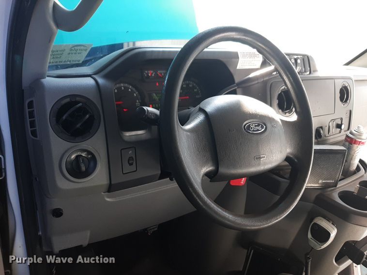 image for item DK7427 2016 Eldorado Aerotech Ford 220 shuttle bus