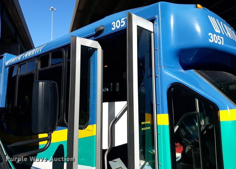 image for item DK7427 2016 Eldorado Aerotech Ford 220 shuttle bus