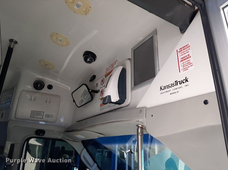 image for item DK7427 2016 Eldorado Aerotech Ford 220 shuttle bus