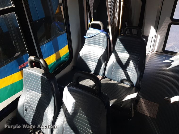 image for item DK7427 2016 Eldorado Aerotech Ford 220 shuttle bus