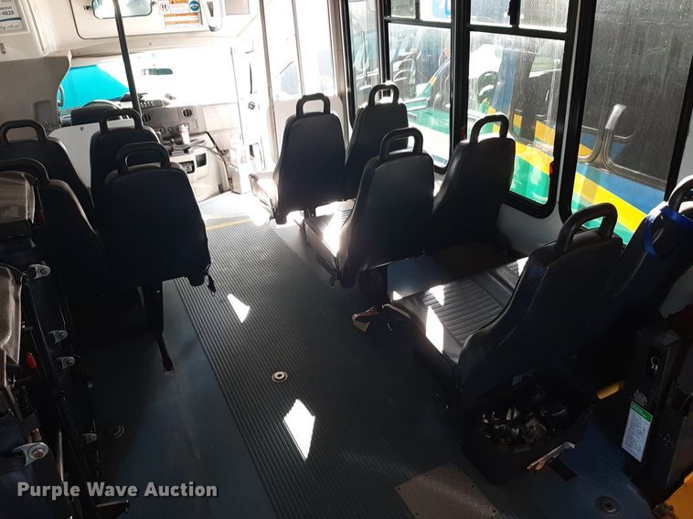 image for item DK7427 2016 Eldorado Aerotech Ford 220 shuttle bus