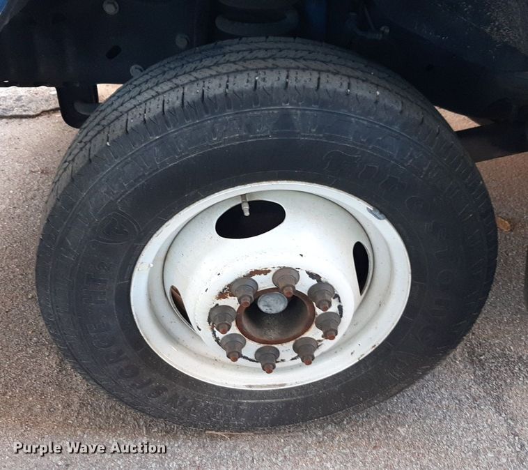 image for item DK7427 2016 Eldorado Aerotech Ford 220 shuttle bus