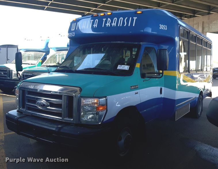 image for item DK7428 2016 Eldorado Aerotech Ford 220 shuttle bus