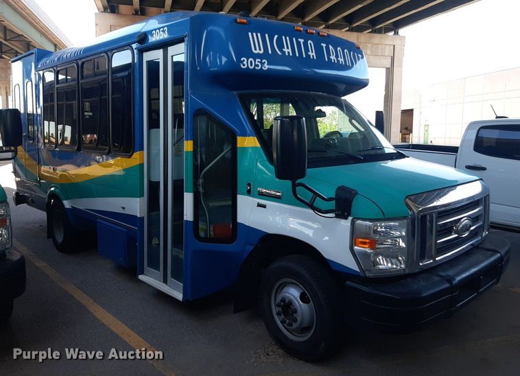 image for item DK7428 2016 Eldorado Aerotech Ford 220 shuttle bus