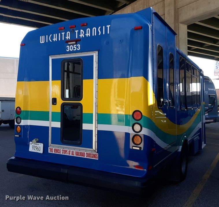 image for item DK7428 2016 Eldorado Aerotech Ford 220 shuttle bus