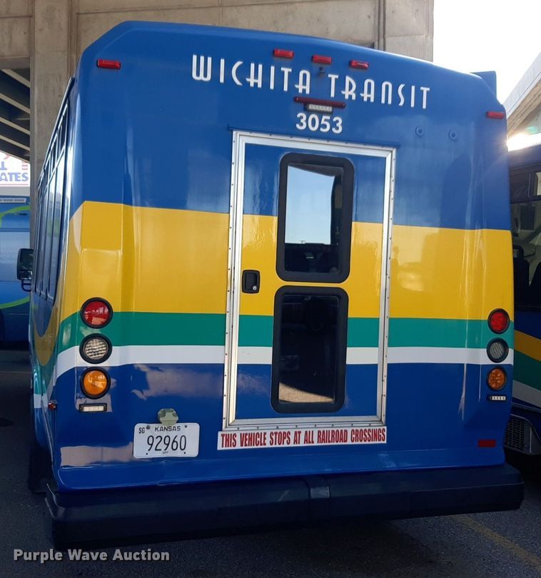 image for item DK7428 2016 Eldorado Aerotech Ford 220 shuttle bus