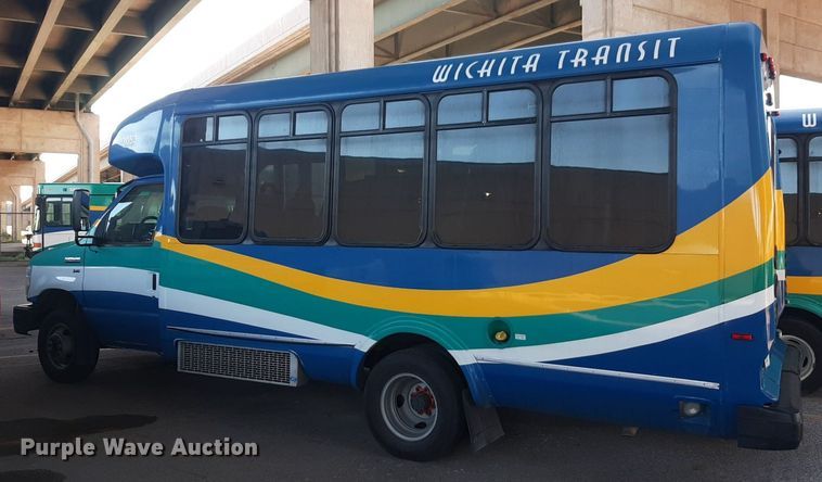 image for item DK7428 2016 Eldorado Aerotech Ford 220 shuttle bus