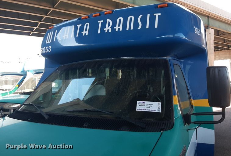 image for item DK7428 2016 Eldorado Aerotech Ford 220 shuttle bus