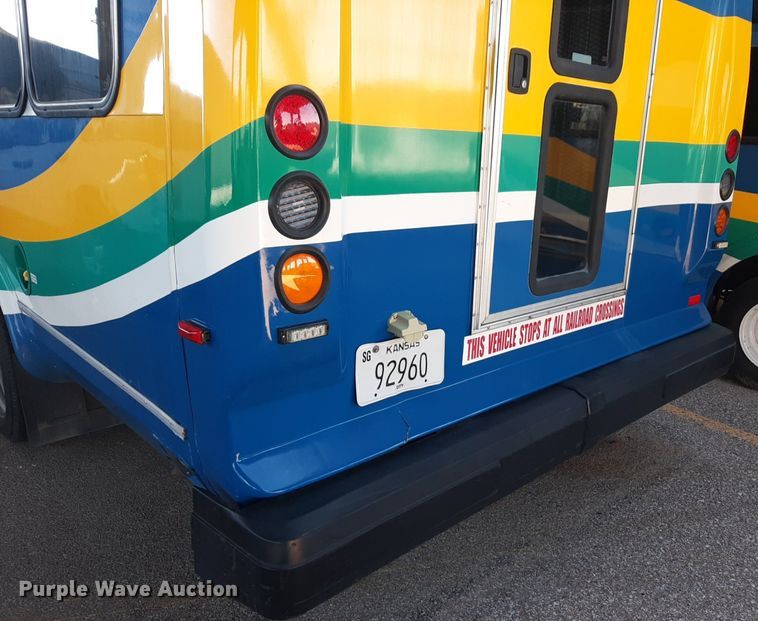 image for item DK7428 2016 Eldorado Aerotech Ford 220 shuttle bus