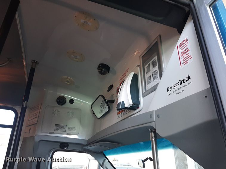 image for item DK7428 2016 Eldorado Aerotech Ford 220 shuttle bus